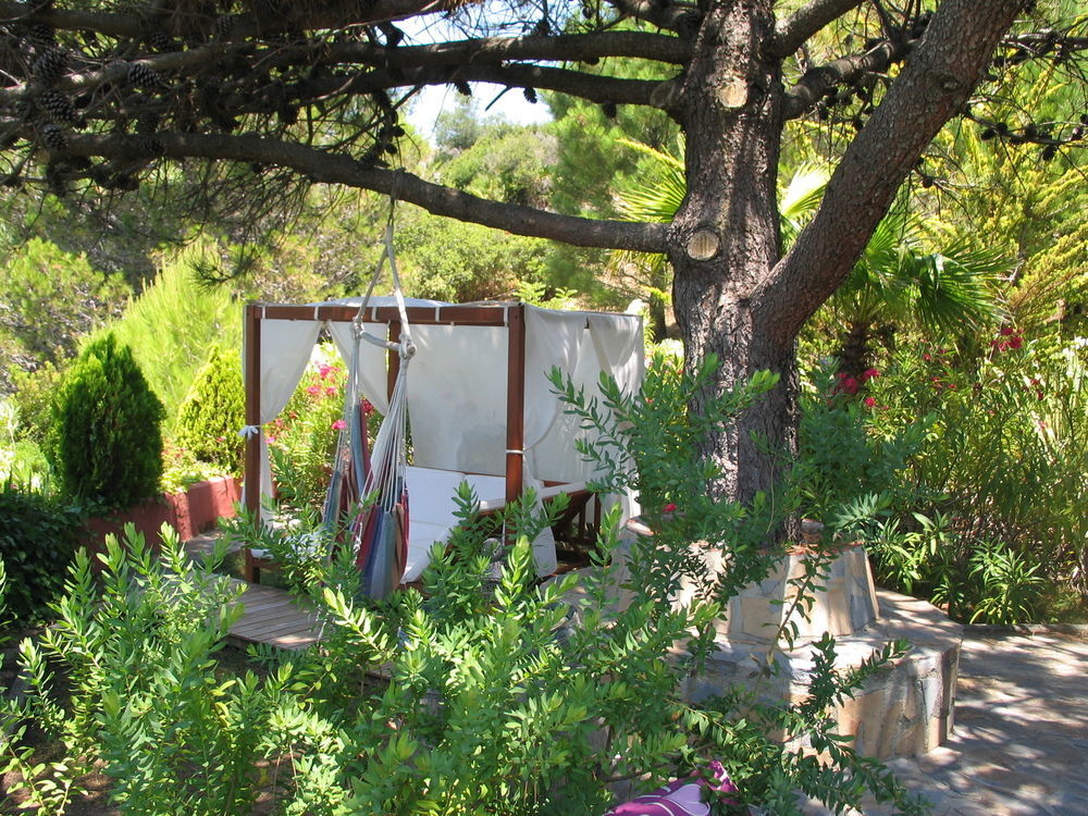 Ddg Retreat Hotel Casares Eksteriør billede